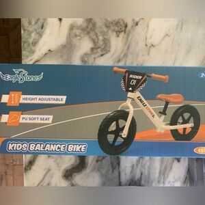EAGLE STONE Kids Balance Bike - Orange and Black. P.s total weight is 10lbs.